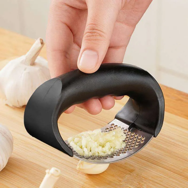 Hot Sell Manual Crusher Kitchen Gadgets Stainless Steel Garlic Press