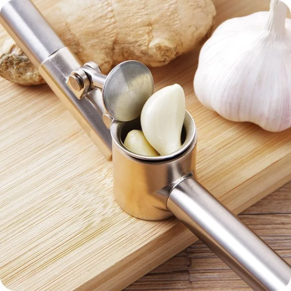 Best Quality Stainless Steel Manual Kitchen Gadgets Garlic Press Crusher - Image 3