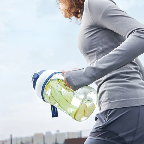 Hot Selling Portable Sport Blender Electric Wireless Rechargeable Fruit Juicer - Image 3